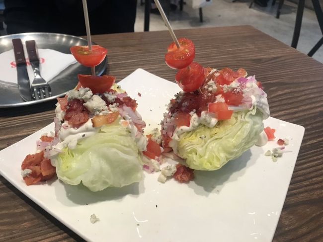 イベント参加でTーwayで韓国に、初めてカンナム方面に泊まりました。近くの飲食店とお店とホテルの様子だけですが。口コミに載せるスポットがなかったので。