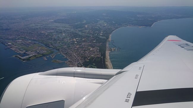 知り合いがJALのJGC会員になりたいとの事で、OKA-SINの修業の旅に一緒に行きました。<br /><br />2ヶ月前のもシンガポールには来ましたが、今回はお付き合いですから、リクエストに答えながら観光しました。<br /><br /><フライト><br />5/20<br />JAL921 16:10(HND)⇒18:45(OKA)<br />JAL920 19:50(OKA)⇒22:10(HND)<br />5/21<br />JAL035 00:05(HND)⇒06:15(SIN)<br />5/23<br />JAL038 01:50(SIN)⇒09:50(HND)<br />JAL913 11:20(HND)⇒14:00(OKA)<br />JAL922 20:40(OKA)⇒23:00(SIN)<br /><br /><br /><宿泊先><br />Amari Johor Bahru(マレーシア)<br /><br /><目的><br />天天海南鶏飯(チキンライス)<br />ジャンボ・シーフード(チリ・クラブ)<br />松發肉骨茶(ソンファ・バクテー)<br />レベル33(バー&ラウンジ)<br /><br />最終日です。<br />約6時間の滞在で何が出来るか、試行錯誤で考えました。<br />国際通りで焼き肉と瀬長温泉に行きました。<br /><br />