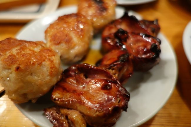 今月からの職場の近所に、以前から行ってみたかった焼き鳥の店がありまして…随分前にも行けなくもないとこで働いてたんやけど、店開いてるうちに職場出られる事がほとんどなくて断念。20年越しの悲願?