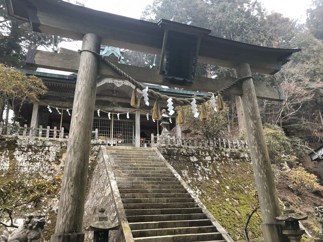 前日に、大神神社へ。<br />帰宅し、再び奈良へ。<br /><br />2019年の初詣パート2です。<br /><br />2019年の初詣は大神神社へ<br />https://4travel.jp/travelogue/11497756<br />