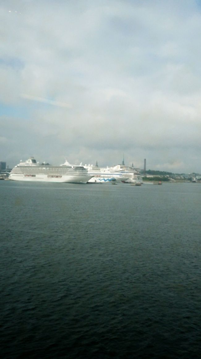 ヘルシンキから船で 日帰り観光<br />近すぎて驚き