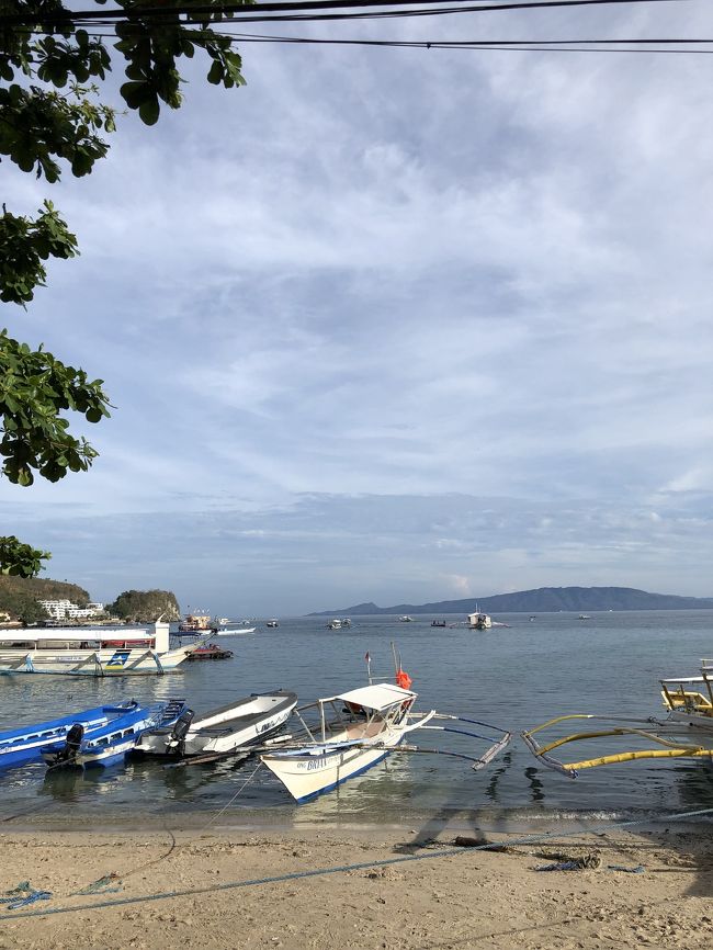 クルーズ船の発着地点、プエルトガレラ・Sabang beachで<br />クルーズ後のんびりしてきました。