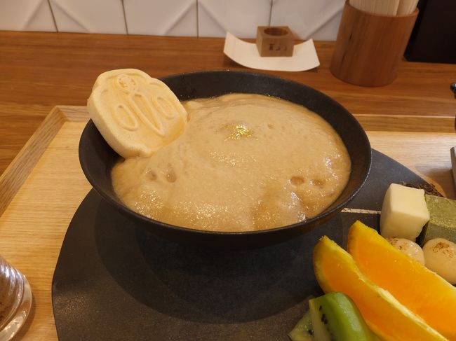長町武家屋敷跡界隈にある和カフェ『菓ふぇMURAKAMI』by(和菓子・村上)の二号店に行って来ました。<br /><br />正式には 『菓ふぇMURAKAMI Nagaya-mon店』です。<br /><br /><br /><br /><br />金沢へ・・・・・