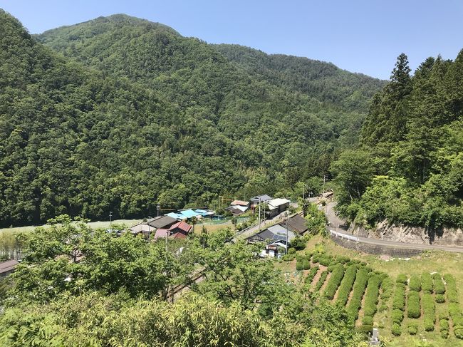 鶯巣駅訪問。<br /><br />下車は私一人のみ。<br />透き通った青空・快適な気温・無風状態、気候は最高。<br /><br />五感で感じる都会とかけ離れた空気は、&quot;何も無い＂良さ・静寂さ・長閑さを実感する。<br />天候の良さが、素晴らしい風景をも醸し出してくれた。<br /><br />居心地が素晴らしいひと時を過ごす。