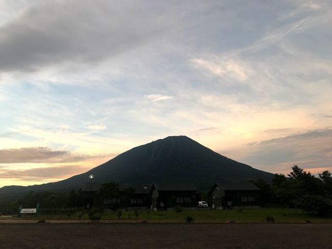 2018年、北海道に登山に行った際の旅行記です。<br />3日目はツアーで旭岳に行く予定だったのですが、天候がイマイチだったため急遽富良野のツアーに変更。<br />ちょうどラベンダーが見ごろを迎えていて、紫のじゅうたんが広がる美しい景色を堪能できました。