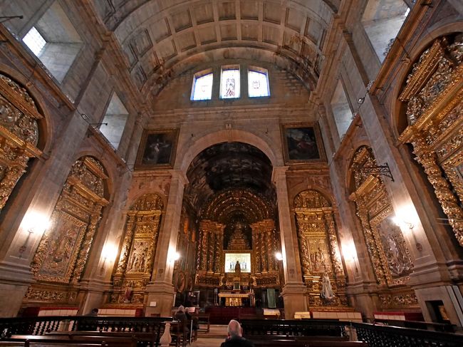 2019.2ポルトガル一人旅8‐ホテルオスロに1泊　小雨の中，新サンタクララ修道院へ