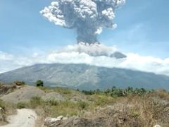 ブサキ寺院とアグン山噴火最新情報 バリ島 インドネシア の旅行記 ブログ By Karisma Bali Tourさん フォートラベル