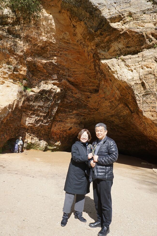 バルト海沿岸５カ国周遊10日間の旅（17）スィグルダの神の庭トゥライダ城とマイヤの悲恋のグートゥマニャ洞窟を参る。