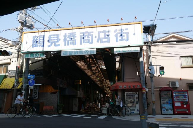 ちょっとフリーな時間も出来、仕事の合間に遊べる時は徹底して遊ぶ月間<br />普段着?の大阪へ行こう<br />特別な街だよ大阪<br />エキサイティング過ぎ、もうたまらなくオモロイ<br /><br />朝のモーニングサービス・・お酒に塩昆布にゆでたまご350円なんて言うのを平気でやっちゃう<br />おっちゃん達は朝からお茶がわりに呑んでる街<br />大好きなちょっとディープな西成にステイ<br /><br />ドヤ街釜ヶ崎の西成区、大阪の沖縄大正区、通天閣新世界ごちゃごちゃの浪速区界隈をチャリで走りまくりの一日 <br />観光地はありません、普段着の浪花でっせ~<br />木津川を渡る大阪渡船の一瞬の船旅付
