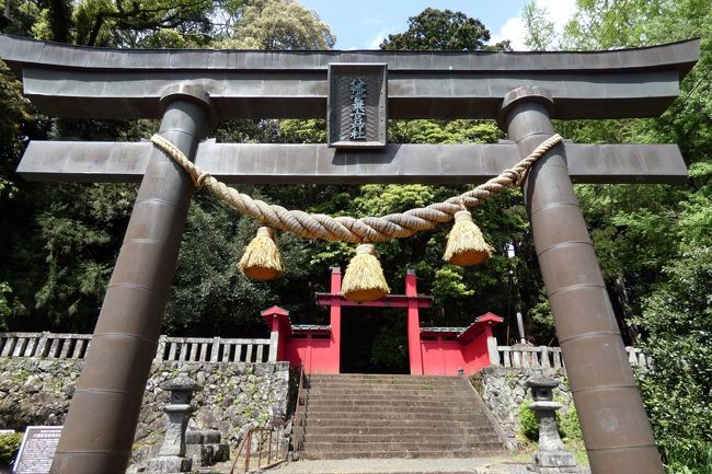 城ケ崎自然研究路の散策を楽しんだ後は、八幡宮来宮神社に向かいます。<br /><br />八幡宮来宮神社は八幡野の住宅街の一番奥まった山裾にひっそりと佇む神社で、伊豆高原のお気に入りの場所です。<br />