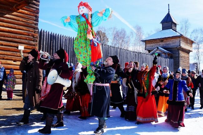 冬のシベリアへの旅5 冬の終わりを祝うマースレニツァ とバイカル湖氷上ウォーク (Maslenitsa & Baikal ice walk)