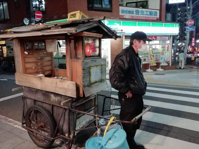 それは ~ 今どき の 貴重な ~ おソバ が そこに。 ....... そして 特別 付録も ございます ~! ...... 全て 実話で ございます ~!