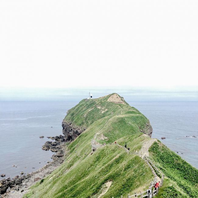 <br />以前、テレビで見た積丹ブルーにあこがれて北海道積丹半島に<br /><br />行きたいと話していたら、母も一緒に行きたいということで<br />今回は母と二人旅です。<br /><br />母も大満足の旅になって私もとても楽しい旅になりました。<br /><br />今度はもっとゆっくり北海道をドライブしたいなと思います。