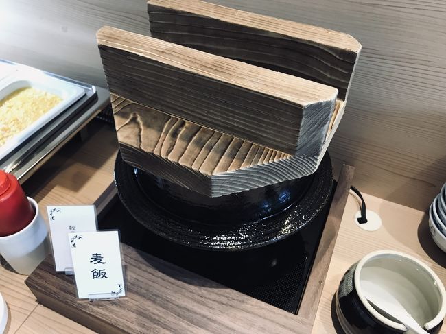 普通の朝食ですが、どこか殺風景な朝食でした。