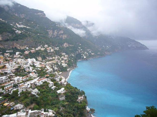 ３回目のイタリアは、ローマからナポリ、ポンペイ、カプリ島、アマルフィ、マテーラ、アルべロベッロ、カゼルタと南イタリアを巡る７日間の団体ツアーに参加しました。絶景が盛りだくさんのコンパクトな旅です。楽しみです。<br /><br />詳しい内容は、こちらをご覧下さい。<br />　⇒http://000worldtour.web.fc2.com/025_napoli_01.html