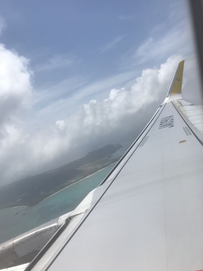 休みが取れたので石垣島に行ってきました。<br />梅雨の時期なのでLCCの飛行機のチケットが安く予約できました。<br /><br />最近忙しかったので、今回の石垣島はのんびり旅行です。<br />海でシュノーケリングして、きれいな景色を見て癒されてきました。<br />