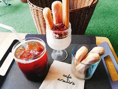 ソウルはK-POPで2019春Ver. (1)「Armoir・SUM CAFE & STORE」