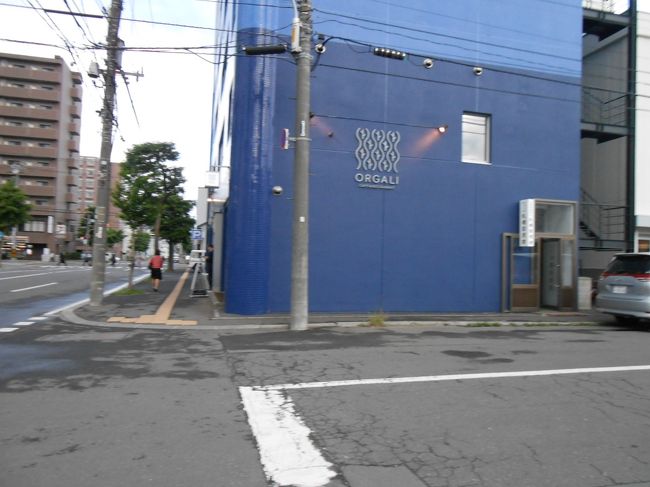 旅に出ると、観光はもとより『食』に対する興味も尽きることがありません。<br />旅先では頑張ってしまう『食』も、こと地元となると、案外億劫で面倒なためいつも好きなお店にばかり…となっています。<br />引き続き、今年も少しチャレンジしてみようと思います。<br />地元でも旅先気分で『食』を楽しんでみます。<br />札幌発私の『食』案内(いつものお店から初めてのお店まで)、よろしければお付き合いください。