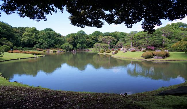 6月に学生時代のクラブの懇親会が東京の神楽坂で開催されると聞き、参加するついでに東京の街と横須賀方面を観光してきました。<br /><br />具体的には東京の上野で松方コレクション見学、神楽坂の町を散策、翌日は巣鴨のとげ抜き地蔵、駒込の六義園、谷中銀座、根津神社、新宿の町を散策、その次の日は神奈川県の横須賀軍港で軍港ツアーに参加、ヴェルニー公園、観音崎を巡って帰ってきました。