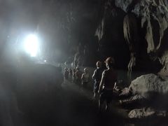 ホンニャ・ケバン国立公園の３つの洞窟　(３)ダーク・ケイブ