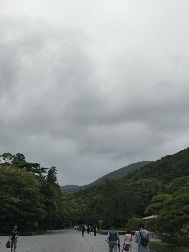 近鉄電車に乗って歩いて伊勢神宮内宮へ、平日の日帰り参拝は歩きやすーい！<br />メインはおかげ横丁で飲んで食べて歩く！