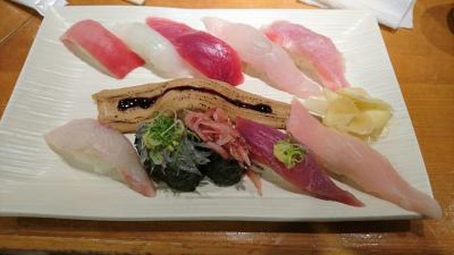 水明館の朝食和洋バイキングを食べた後、下呂の観光地を回りました。<br /><br />・下呂温泉いでゆ朝市<br />・下呂温泉合掌村<br />・ゆあみ屋<br />・さるぼぼ神社<br /><br />徒歩での移動で暑さと坂で中々大変でしたが、街並みは◎でした。<br /><br />その後、ワイドビューひだで名古屋へ。<br /><br />名古屋の矢場とんで昼食後、名古屋駅周辺を散策しました。<br /><br />帰りに沼津駅で途中下車し、お寿司を食べて帰宅しました。<br /><br />2日目も、たくさん美味しいごはんを食べられて大満足の旅でした。<br />