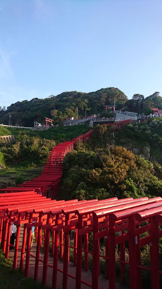 2019.5.2~5.3<br /><br />(1日目)<br />令和の改元お祝いムードでいっぱいのゴールデンウィーク10連休真っ只中、<br />福岡小倉に宿泊し、1泊2日で下関・門司港と山口角島大橋、元乃隈神社を<br />巡る欲張り旅です。<br />1日目は小倉からレンタカーを借りてドライブ旅をスタート!JRのポスターで目にしてからとても行きたかった元乃隅神社とその途中にある角島大橋が本日の目的地です。