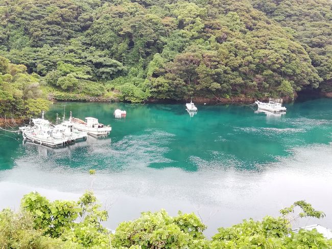 ずっと行ってみたかった五島列島。<br />夏休みの混雑を避けて予約したものの前の週には梅雨前線が停滞して九州地方は大荒れでした。