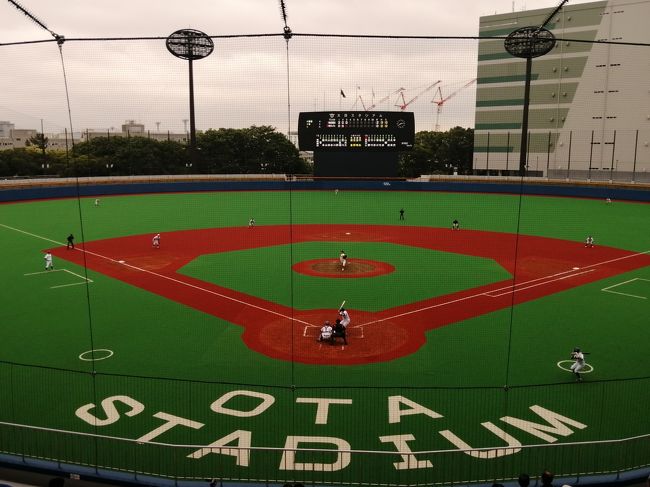 大田スタジアムがリニューアルしました。東都大学野球の選抜メンバーVS都市対抗野球への出場を逃した東京ガスの試合でした。大田スタジアムにはエレベーターもできていました。とても素敵な球場になりました。