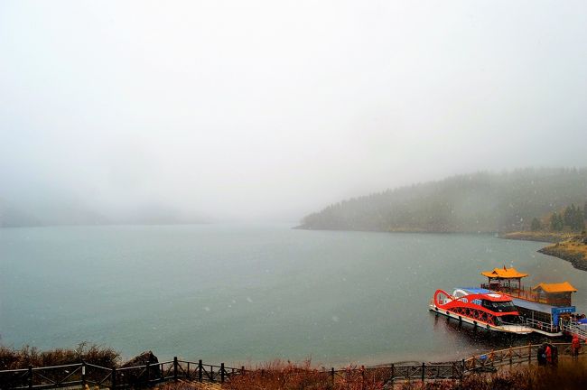 【中国・シルクロード/５】ウルムチから雪の天山天池へ！新彊ウイグルで秘境の自然と民族の現実を体験する