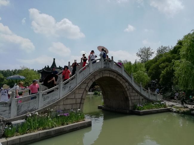 １人旅　自由旅行　手配は全てネットまたは現地で購入<br />６月６日　　関空－揚州泰州国際機場　春秋航空<br />６月６日　　ホテルチェックイン後、揚州市内徘徊　大明寺<br />●６月７日  　揚州市内徘徊　痩西湖風景区<br />６月８日  　揚州から鎮江へ日帰り旅行　鎮江市内徘徊<br />６月９日  　揚州から鎮江へ日帰り旅行　鎮江市内徘徊<br />６月１０日　揚州市内徘徊　何園･小盤谷･漢広陵王墓博物館・文峰寺<br />６月１１日　揚州市内徘徊　運河三湾風景区･揚州博物館<br />６月１２日　揚州市内徘徊　マルコポーロ花世界楽園　東関歴史文化旅遊区<br />６月１３日　揚州泰州国際機場－関空　春秋航空