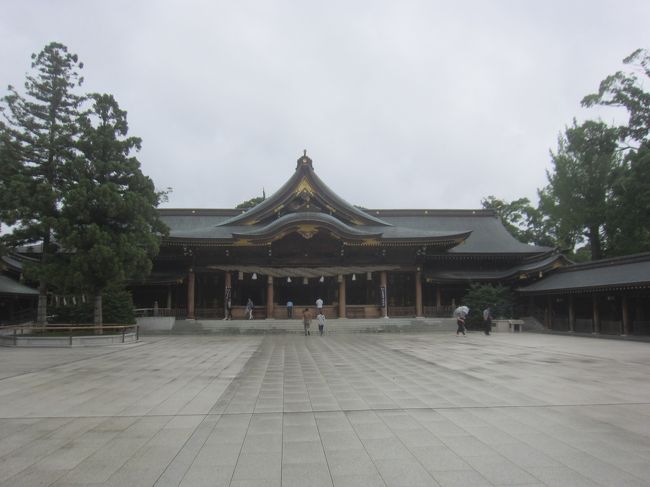 相模国一宮である寒川神社に行き､その後で茅ヶ崎に行って海岸までお散歩<br />あまりお天気はよくありませんでしたが､まぁ何とか大雨に降られることもなくお散歩することができました<br /><br />【表紙の写真】寒川神社