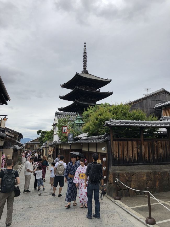 最終目的地京都へ。<br />寺社巡りは今までも何回も言っているので、<br />今回は烏丸・四条・祇園あたりでゆっくりすることに。<br />それにしても海外からのお客様が多いですね。<br />京都にいてプチ海外旅行気分☆<br /><br /> ①7/1~4 大宮から夜行バス→大阪&USJ<br /> ②7/4~5 神戸&明石<br />★③7/5~7 京都