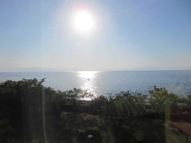 初夏のひとり旅。昨年の能登半島に続いて、今年はびわ湖を半分だけぐるっと回ってきました。<br />お天気にも恵まれ(5月下旬のこの時期にひとり旅をすること6年ですが、高山で1回だけ雨が降っただけです)、気持ちよく旅することができました。<br />今回は下半分だけだったので、またゆっくり行けたらいいなあ・・・。