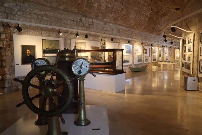 海洋博物館（ Maritime Museum in Fort St John）はドヴロヴニクカードで入館が無料となるので何の予備知識もなく入場しました。<br />聖イヴァン要塞をそのまま博物館として利用されているので広い展示スペースが確保されていて一見の価値がありました。<br />