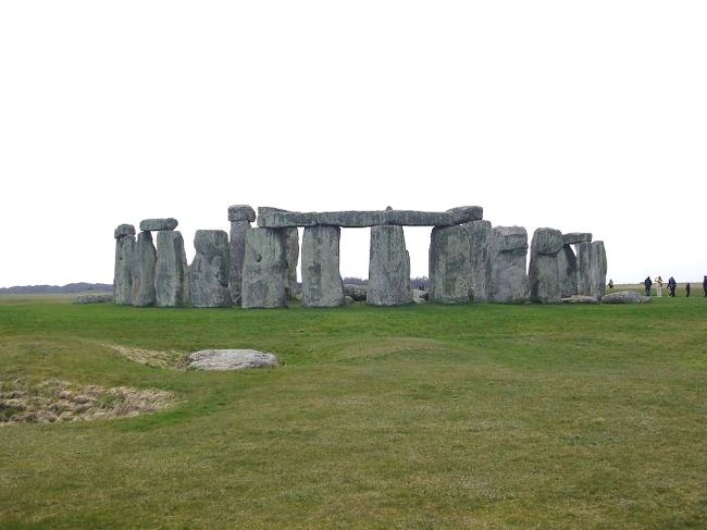 今回は、ロンドンからパリへユーロスターで移動するフリーステイの旅です。オプションで、ロンドンからはウィンザー城、ストーンヘンジ、バース市街を回る日帰りツアーを追加し、パリからはフォンテーヌブロー半日ツアーとロワール渓谷のお城を巡る日帰りツアーを追加しました。どんな旅になるか楽しみです。<br /><br />詳しい内容は、こちらをご覧下さい。<br />　⇒http://000worldtour.web.fc2.com/033_paris3_01.html