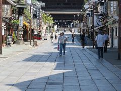 信州令和61　善光寺a  仁王門-山門あたり　七千枚余の石畳　☆朝一番/静かな参道を往く