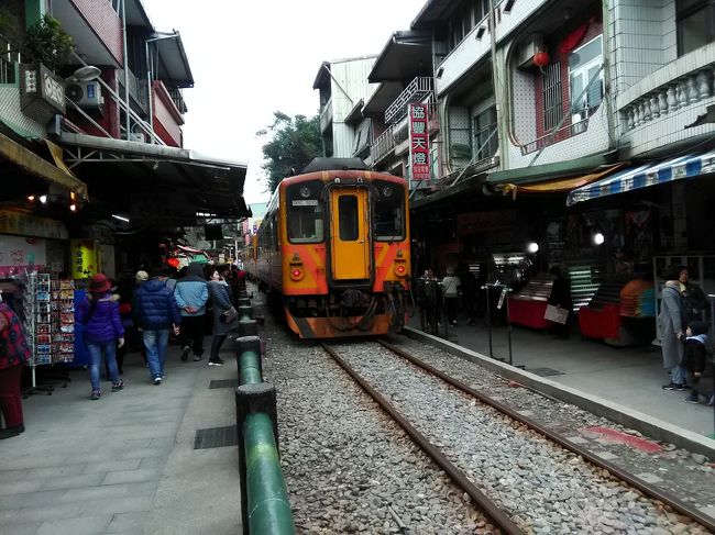 列車で台湾一周①（台北→高雄）運賃はトータルで６千円台・初めての台湾！  まずは台北駅周辺をぶらぶら