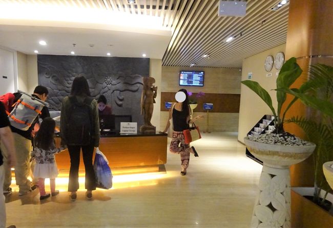 バリ旅行の際にデンパサール空港で利用した「ガルーダ・インドネシア航空 インターナショナル ラウンジ」の情報をお伝えします。