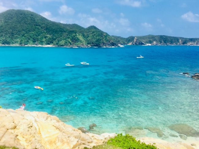 梅雨が明けて夏休みに入る前、そして台風が来る前に沖縄 渡嘉敷島でシュノーケリング、シーカヤックをやってきました！<br />滞在中は連日晴天で本当に暑かったですが、慶良間ブルーの海は最高でした！  泳いで、呑んで、食べての5日間。沖縄最高です！