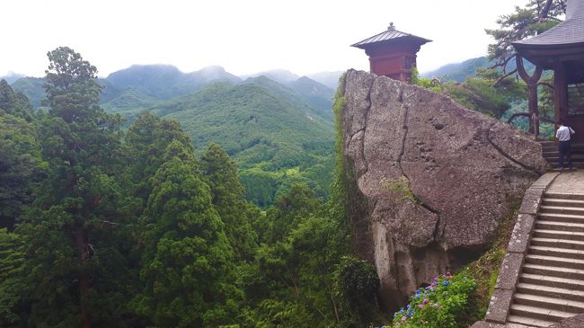 山形の有名場所を巡る１泊２日の旅。<br />立石寺→羽黒山→加茂水族館と行ってきました。<br />１泊２日なのにとても濃い旅になったので<br />３つに分けて旅行記を書きました。<br />その中の立石寺編です。