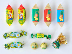 ロシア・ウラジオストクのお土産［ 3 ］お菓子と子供用