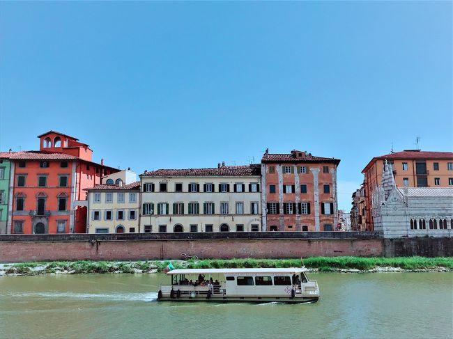 私史上サイコウのホテル<br />Bagni di Pisa Palace & Spaに宿泊。<br />そして本日ははじめして<br />ピサの斜塔でございます。<br />5/1は令和初日であるとともに<br />イタリアではメーデー(インターナショナル・レイバー・デー)で<br />祝日なのであります。<br /><br />===旅のスケジュール===<br />4/24 出発 <br />4/25ミラノ着 <br />4/26 ミラノ郊外 <br />4/27 旅/リグーリア@サンタマルゲリータ リグーレ<br />4/28 旅/リグーリア@ポルトフィーノ <br />4/29 旅/リグーリア@チンクエテッレ <br />4/30 旅/リグーリア~ピサ <br />5/1 旅/ピサ ←イマココ<br />5/2 イゾラベッラ<br />5/3 ミラノ郊外<br />5/4 ミラノ郊外~ミラノ中心地<br />5/5 ミラノ郊外<br />5/6 MXP→香港国際空港 帰国の途<br />5/7 KIX帰国<br />