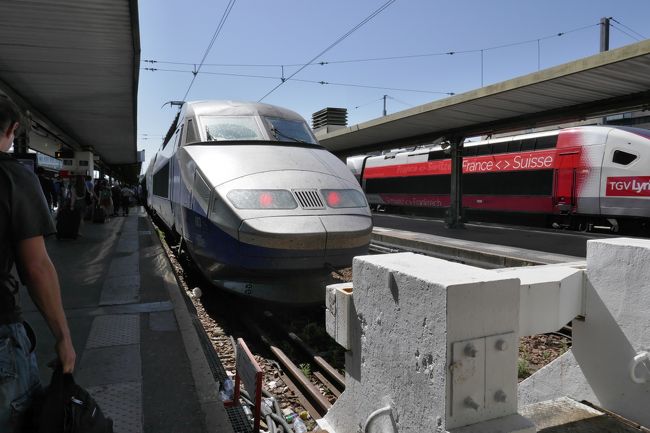 (1) 移動時間も観光時間だ！ パリ・リヨン駅から南仏アルルまで「TGVの車窓から」を楽しむ