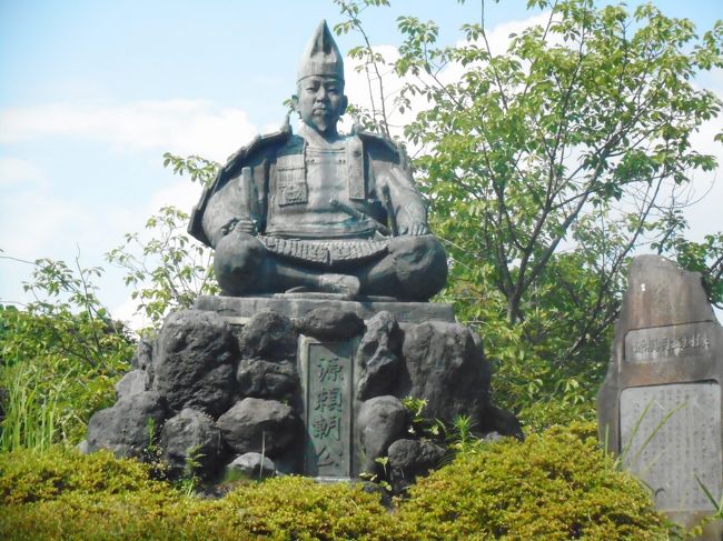 鶴岡八幡宮を参拝した後は、銭洗弁天に行って源氏山に向かいました。