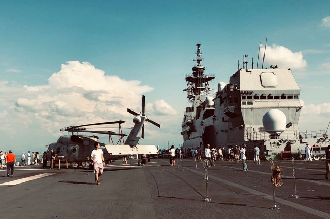 海上自衛隊最大の艦艇 護衛艦「かが」が富山県高岡市の伏木港へやってきました。伏木港まつりの開催に合わせて、7月27日と7月28日に一般公開されるということで行くことにした。