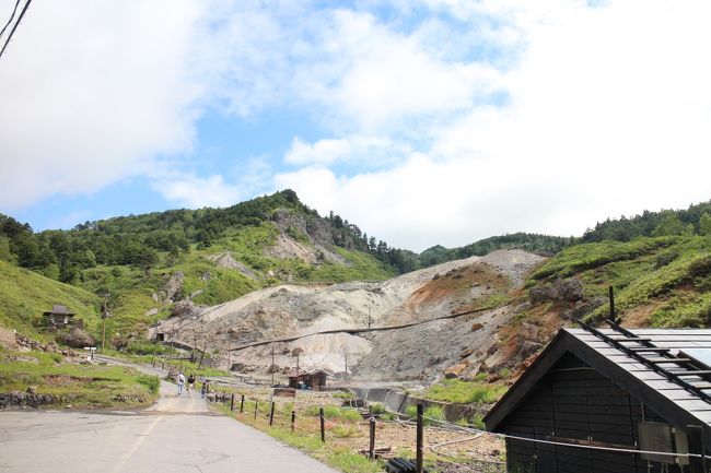 こんばんは。ようやく暑さが厳しくなってきましたね。さて7月最後の週末で「万座温泉」に行ってきました。万座温泉は標高が高いので夏でも気温が低く、また東京からのアクセスが良いので「避暑」を楽しみに行くのにピッタリな場所です。それでは出発でーす！