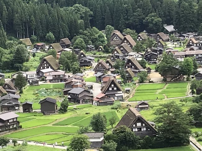 合掌造りの集落に一泊旅行で訪れました。