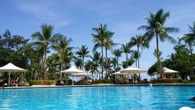 92回目の海外旅行は、セブ島へ。<br />海外のビーチといえば、ほぼバリにばかりでしたが、4トラでセブ旅行記をよく見かけるようになり、航空券を調べてみると11月の3連休でもお手頃だったので、バリ友Uさんを誘って、初セブに行ってきました。<br /><br />2017年11月23日(木)<br /> 11時 福岡発(KE784)→11時55分 プサン着<br /> 21時35分 プサン発(KE5773)→<br />11月24日(金)<br /> 0時55分 セブ着 セブ島泊<br />11月25日(土) <br /> セブ島泊<br />11月26日(日) <br /> 0時45分 セブ発(KE5774)→6時5分 プサン着<br /> 9時0分 プサン発(KE783)→9時50 福岡着<br /><br />航空券代 43,396円<br />フィリピンペソ @2.33<br />