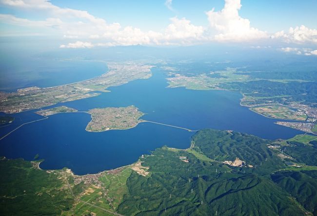 出雲縁結び空港から米子鬼太郎空港周辺へ出掛けます。<br />順路違いますが、米子・境港の旅猿ロケ地を行脚します。<br /><br />牛骨らーめんも海鮮も。<br />天気に恵まれ空から陸から良い写真が撮れました。<br /><br /><br />